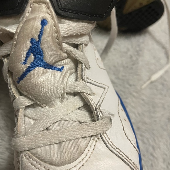 Jordan sneakers - Picture 7 of 9